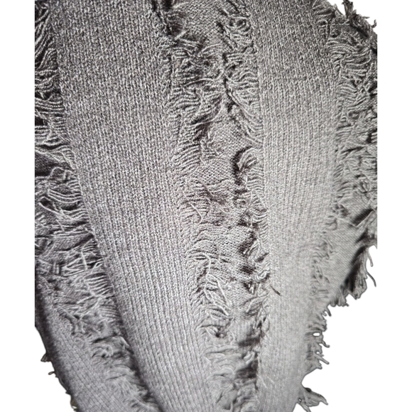 NWT DAVI & DANI Wool Mixed Gray V-Neck Textured Sweater Size M - Picture 5 of 7